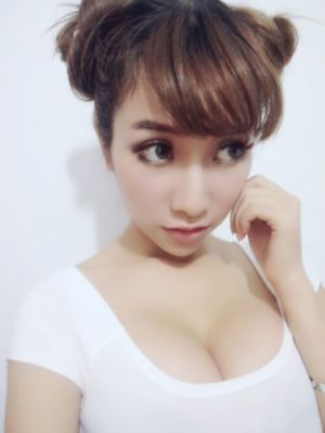 放荡娇妻张开腿任人玩h沈莹_BD免费在线播放